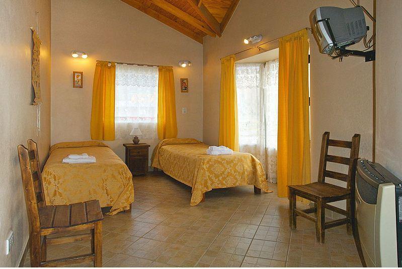 Hotel Cumbres Nevadas El Chalten Bagian luar foto